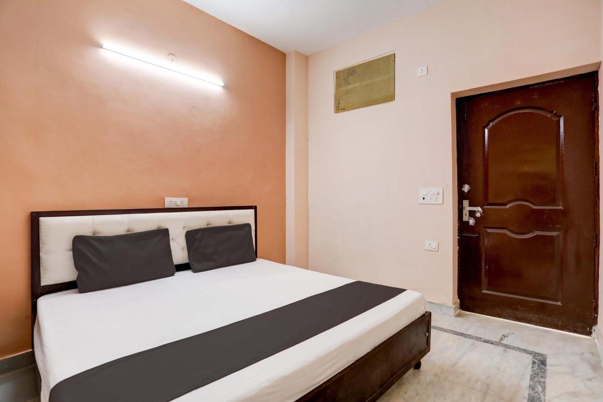 Hotel O Tilak Hotel 24 Sector 27 Near By Vinayak Hospital Gali No-6 نويدا المظهر الخارجي الصورة