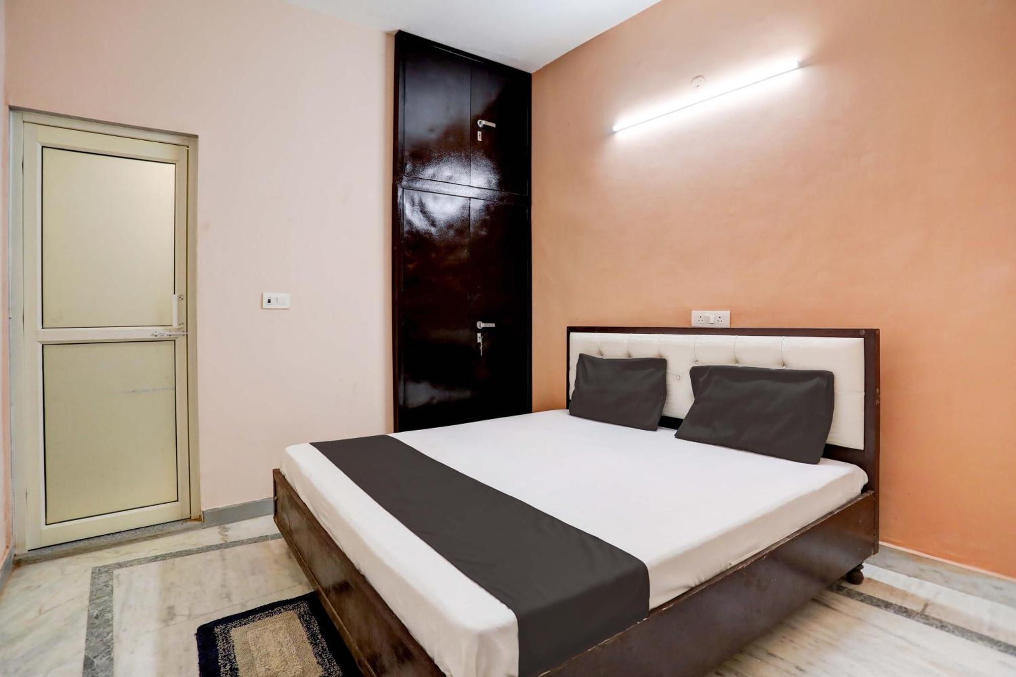 Hotel O Tilak Hotel 24 Sector 27 Near By Vinayak Hospital Gali No-6 نويدا المظهر الخارجي الصورة