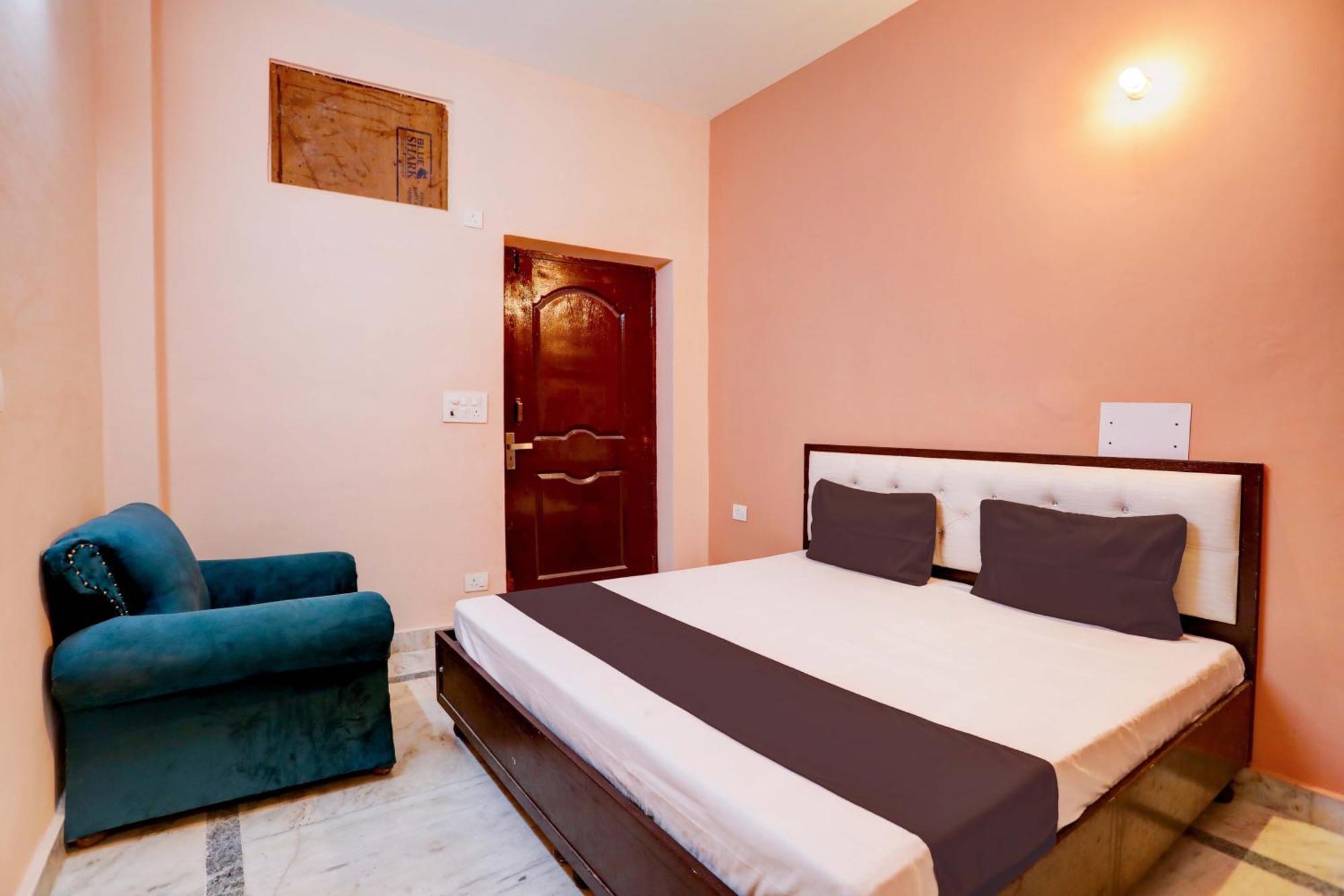 Hotel O Tilak Hotel 24 Sector 27 Near By Vinayak Hospital Gali No-6 نويدا المظهر الخارجي الصورة
