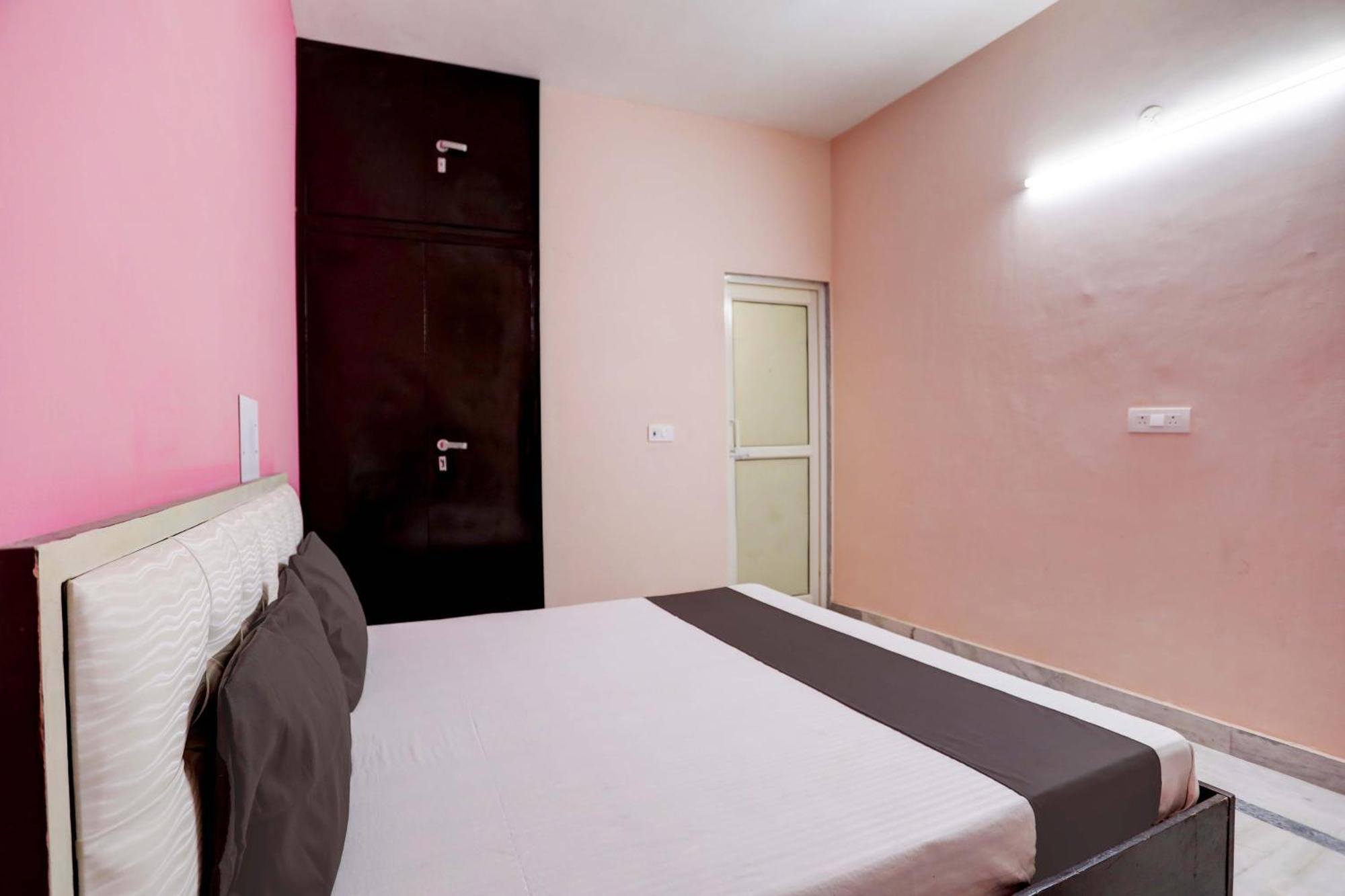 Hotel O Tilak Hotel 24 Sector 27 Near By Vinayak Hospital Gali No-6 نويدا المظهر الخارجي الصورة