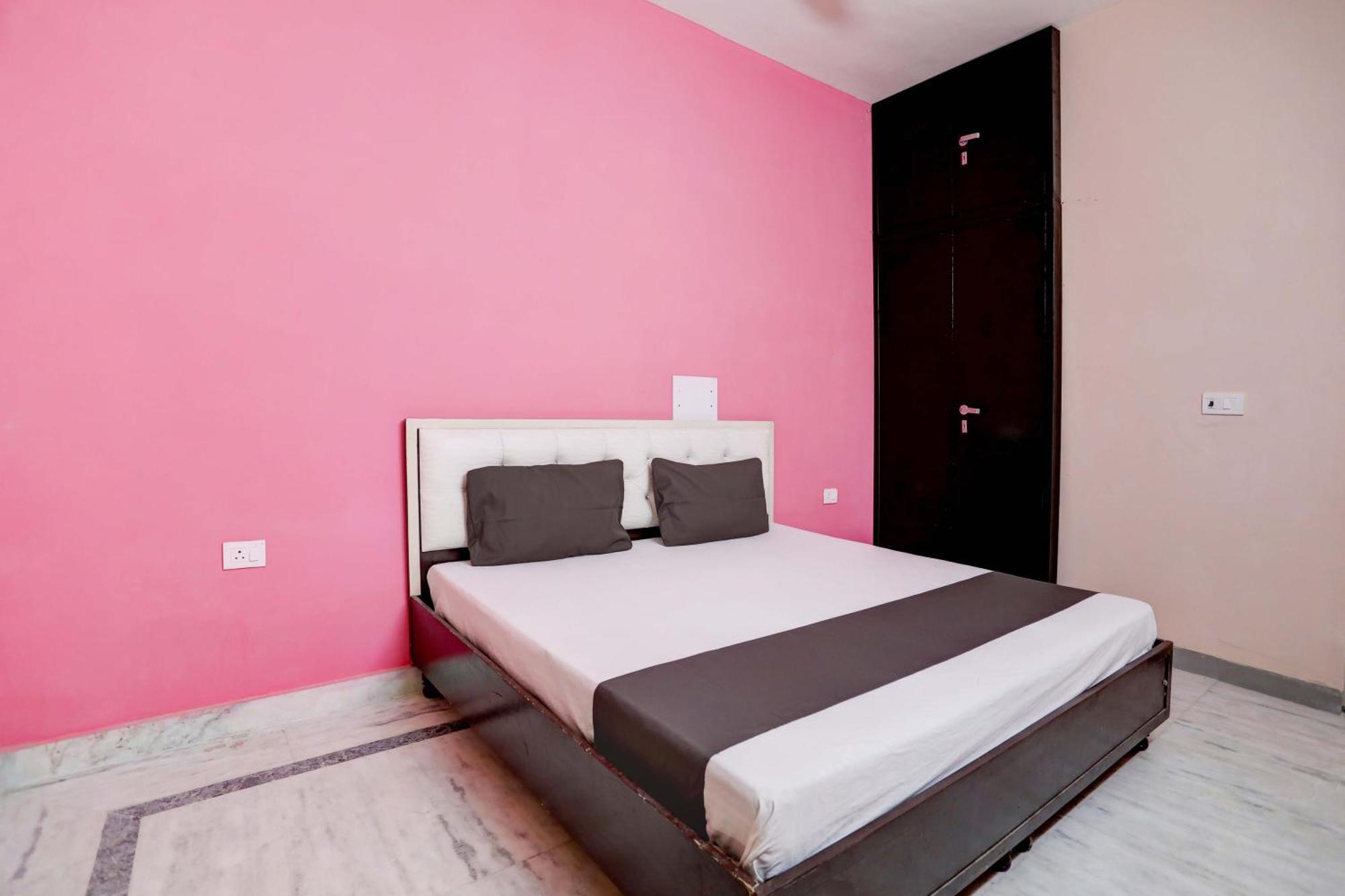 Hotel O Tilak Hotel 24 Sector 27 Near By Vinayak Hospital Gali No-6 نويدا المظهر الخارجي الصورة
