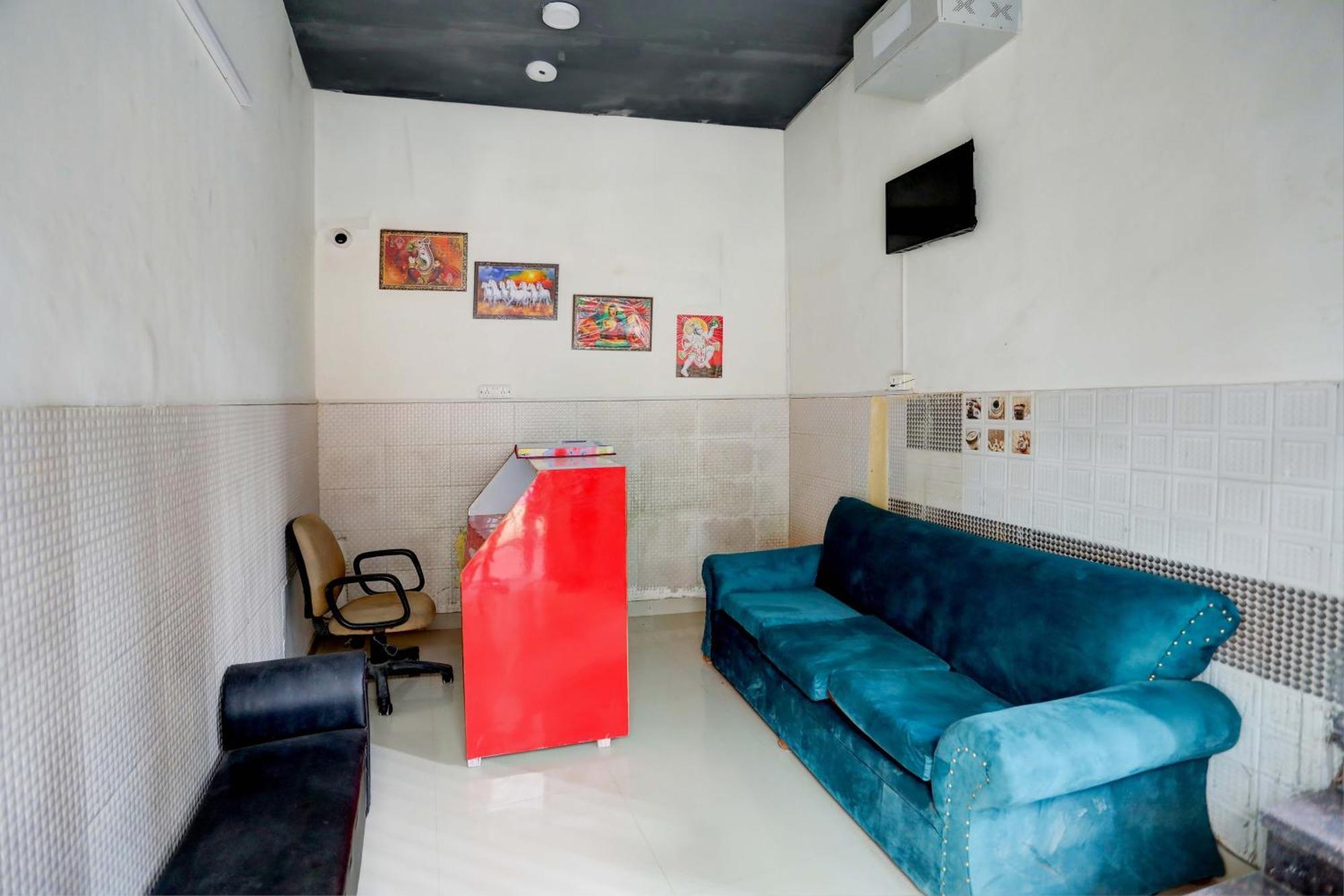 Hotel O Tilak Hotel 24 Sector 27 Near By Vinayak Hospital Gali No-6 نويدا المظهر الخارجي الصورة